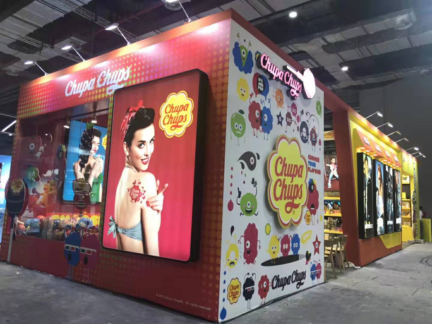 小黄鸭孕婴展展台搭建